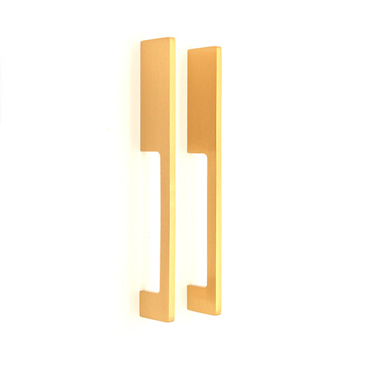 Sleek bar handle in satin brass, medium 400mm size, showcasing solid brass construction for modern cabinetry design.