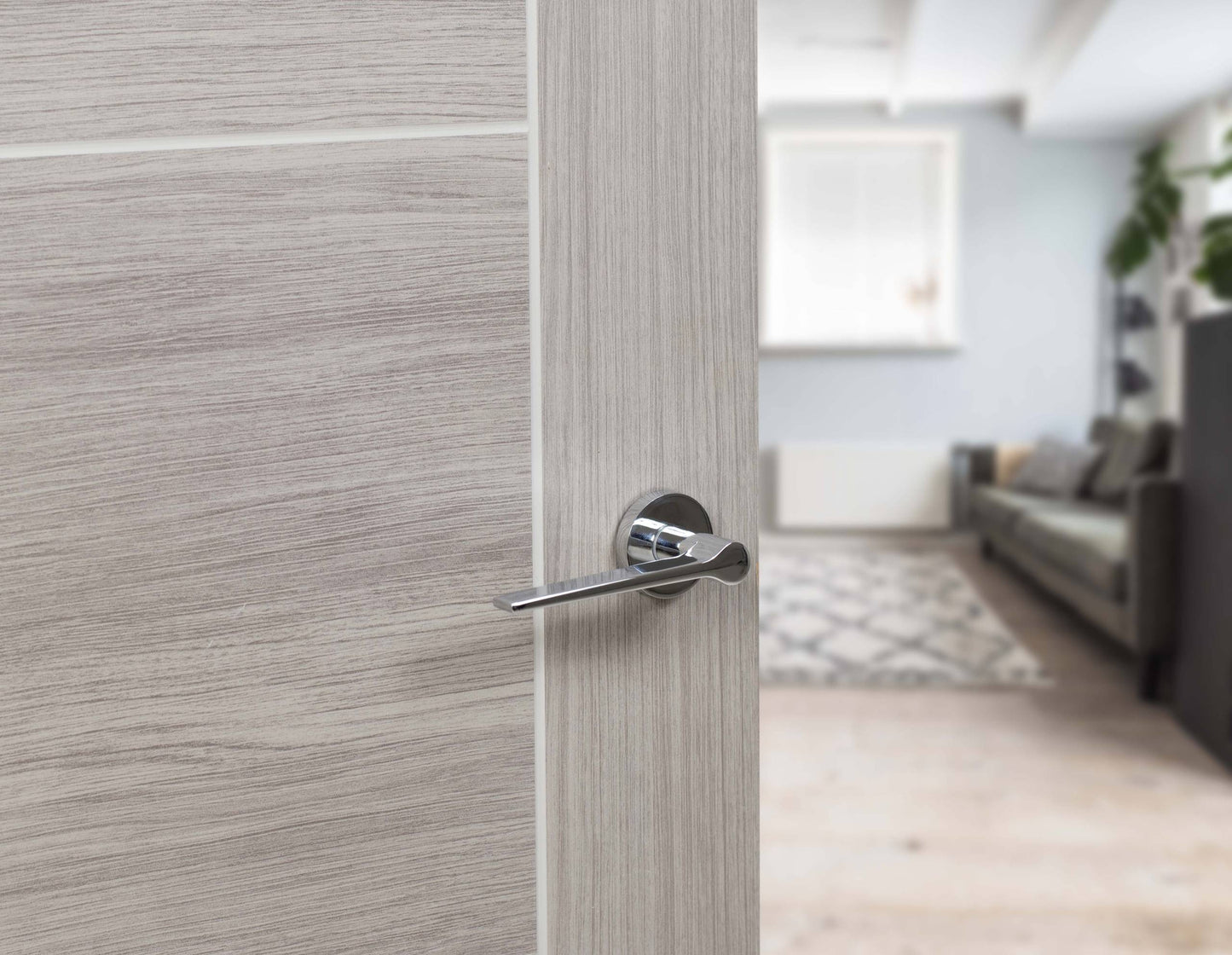 Senza Pari Laviano Lever Door Handle on Minimal Round Rose - Polished Chrome