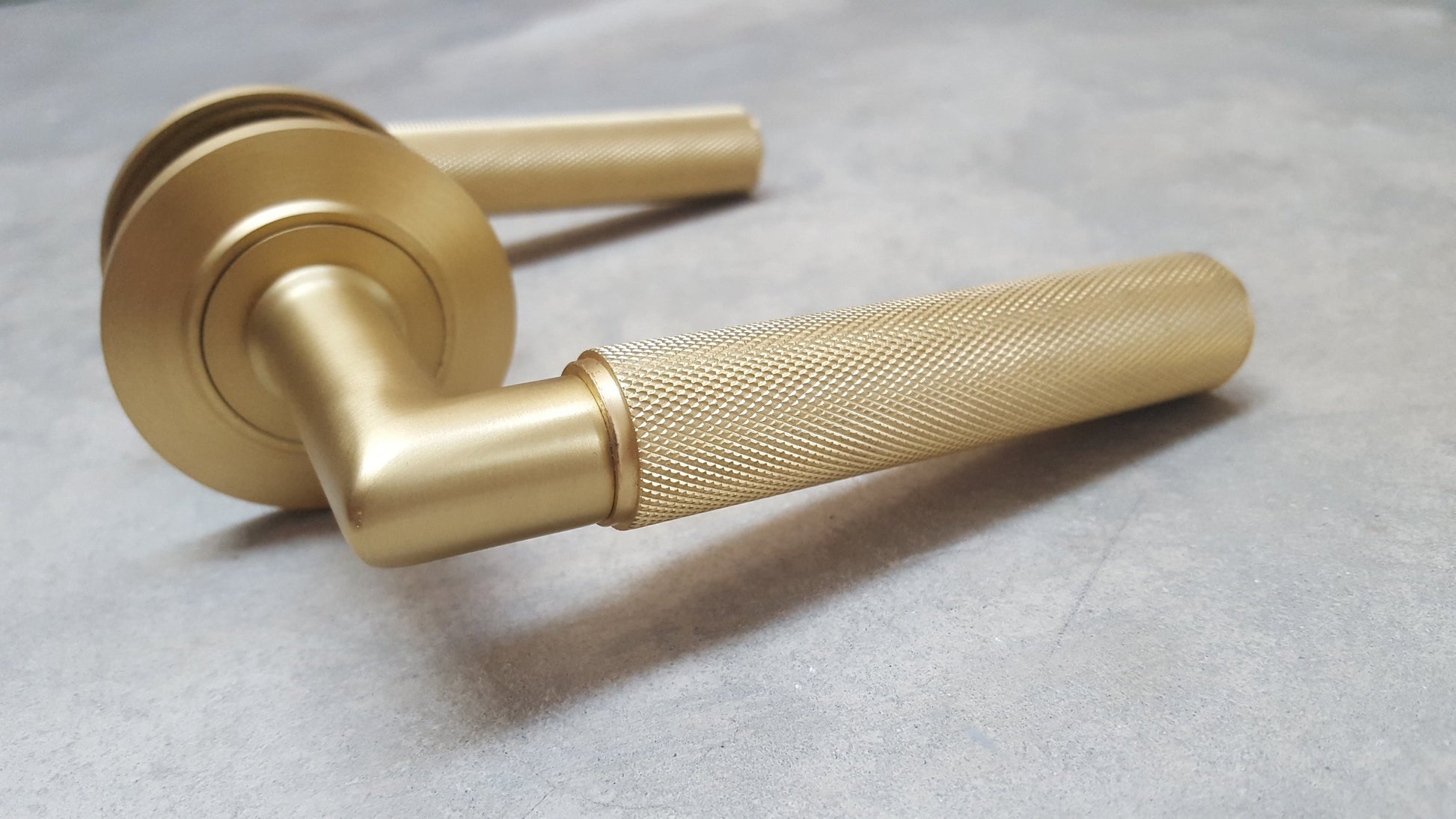 CHAMFERED ROSE - Piccadilly Knurled Lever Door Handles - Burlington Range - Satin Brass - BUR40/51SB