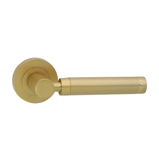 Zest Lever Door Handle in Satin Brass with a smooth finish, measuring 134 mm, showcasing modern design and functionality for homeowners and trade professionals.