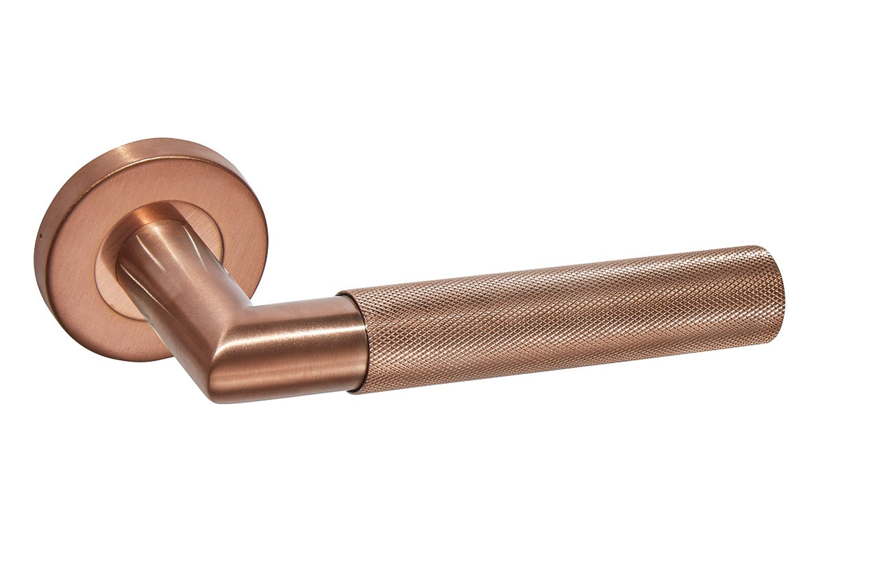 Knurled Engineered Effect Satin Copper Door Handles on Round Rose - M4D1910CU