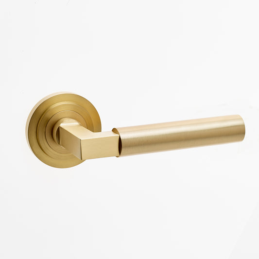 FRELAN BURLINGTON RANGE WESTMINSTER SATIN BRASS DOOR HANDLES - STEPPED ROSE 