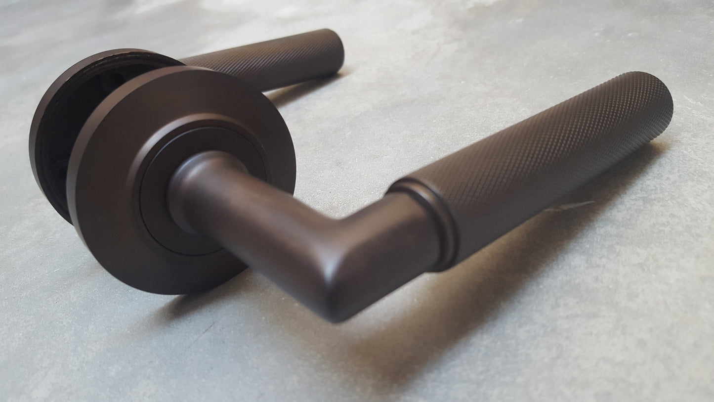 BURLINGTON PICCADILLY KNURLED DARK BRONZE DOOR HANDLES - CHAMFERED ROSE 