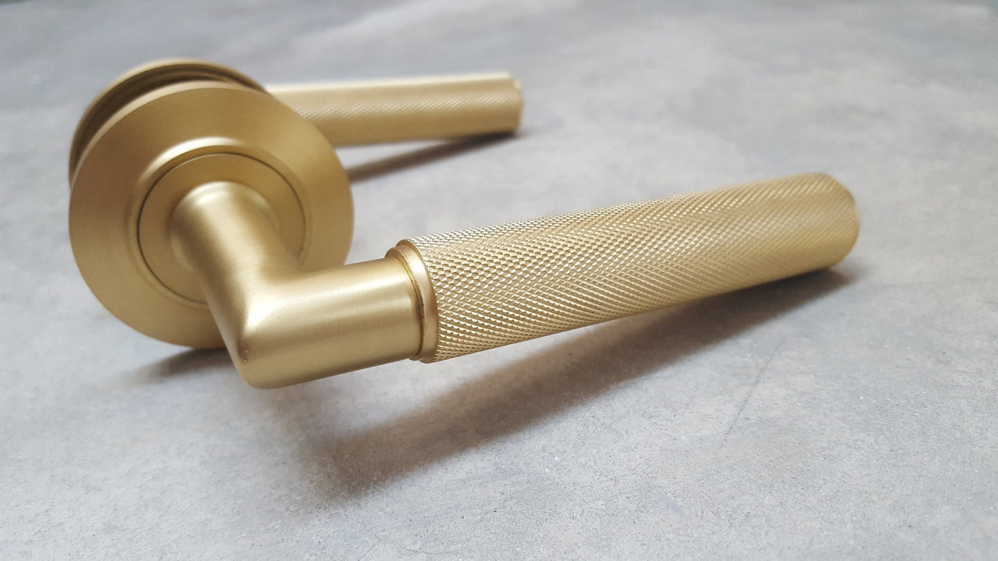 CHAMFERED ROSE - Piccadilly Knurled Lever Door Handles - Burlington Range - Satin Brass - BUR40/51SB 