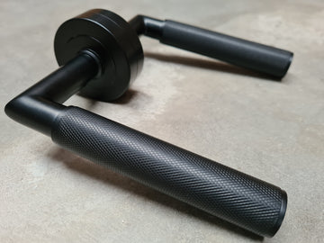 Frelan Hardware Mitred Knurled Door Handles On Round Rose, Matt Black - JMB400