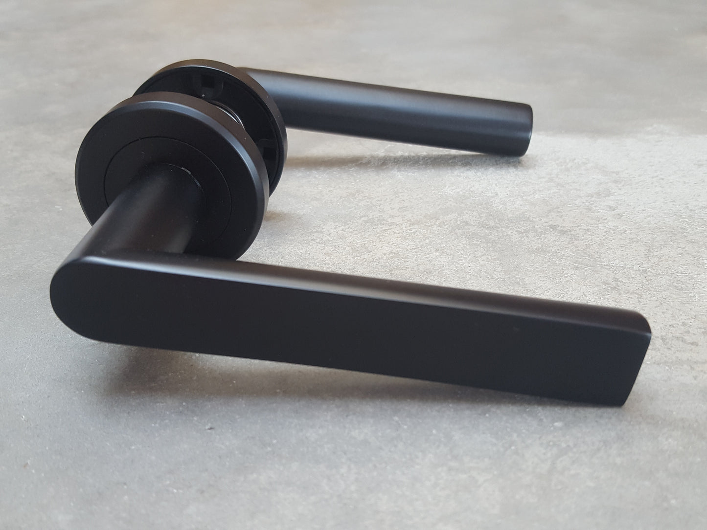 Matt Black 'Mitred' Door Handles On Round Rose - M4D210MB